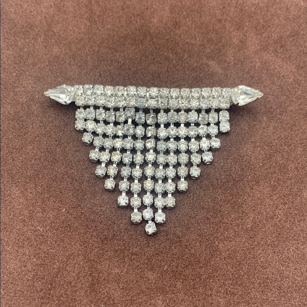 Elegant Vintage Clear Rhinestone Waterfall Dangle Brooch, in Silver, Unmarked